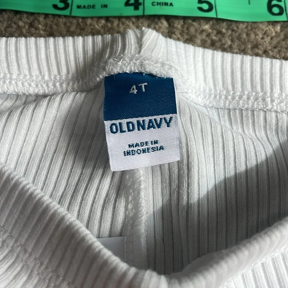 FREE NWT Old Navy Leggings 4T